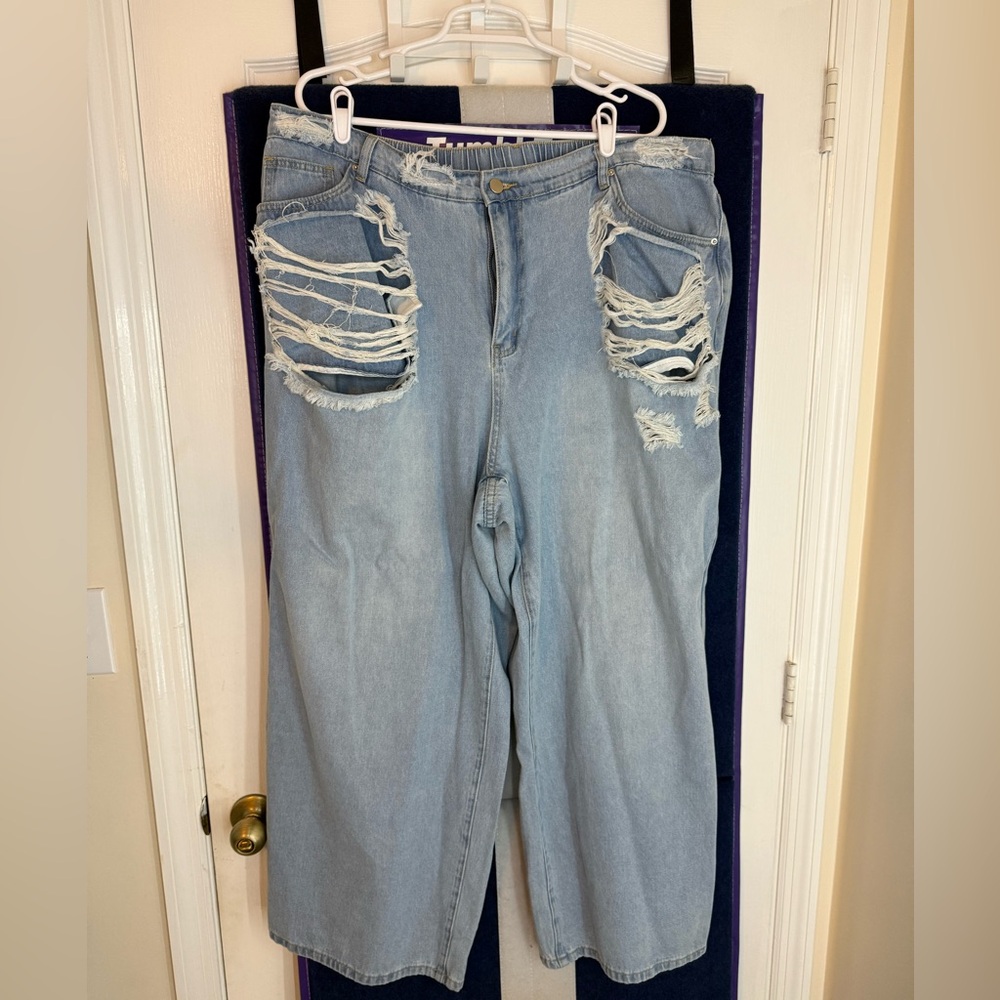 Baggy Jeans from SHEIN
Fun and Young
Size 4XL